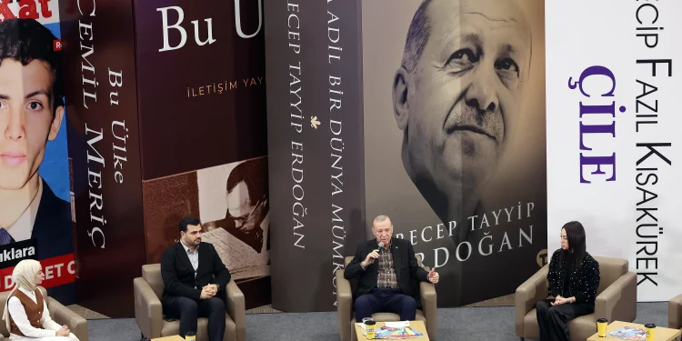 أردوغان: لم يبق إلا زعيمين في العالم “أنا وبوتين”