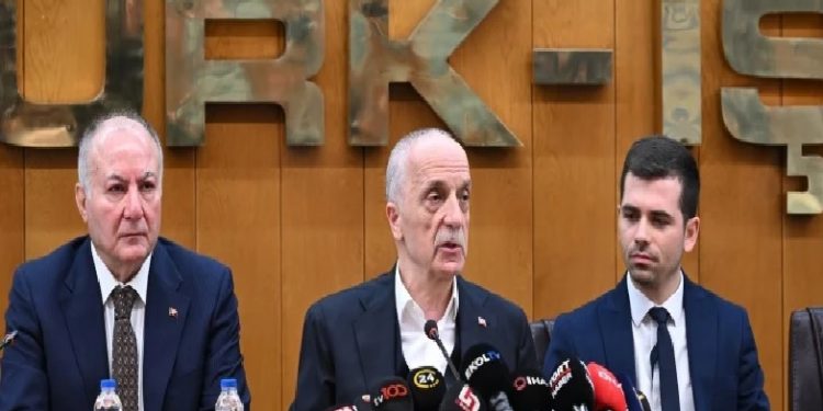 اتحاد النقابات التركي يطلب زيادة الحد الأدنى للأجور 12 ألف ليرة