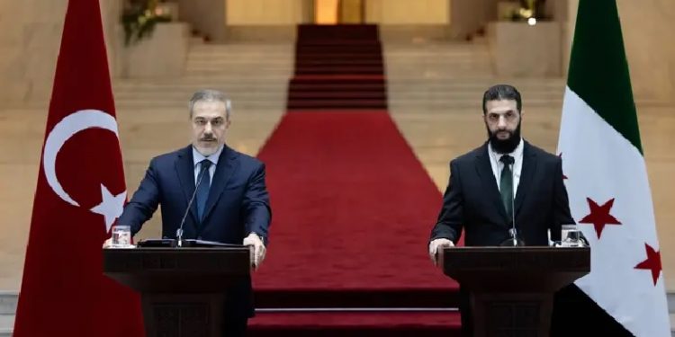 كيف تناولت وسائل الإعلام الدولية لقاء فيدان والشرع؟