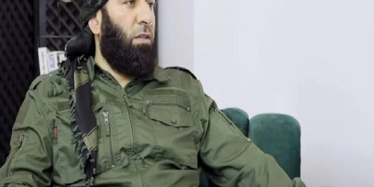 تركي يحصل على رتبة عميد بالجيش السوري الجديد