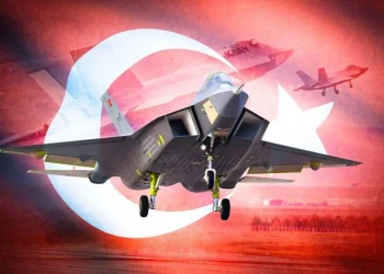 الصحافة اليونانية: بينما تركيا تصنع طائرات مقاتلة؛ نحن لا نستطيع صنع المسامير