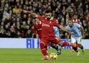 محمد صلاح يقود ليفربول لإلحاق المزيد من الألم بمانشستر سيتي
