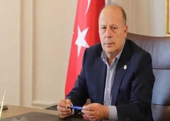 زعيم المعارضة: أردوغان يستقطب عمد البلديات للانضمام لحزبه