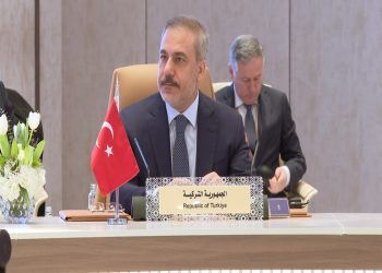 هاكان فيدان من الرياض: على القوات الكردية في سوريا حل نفسها