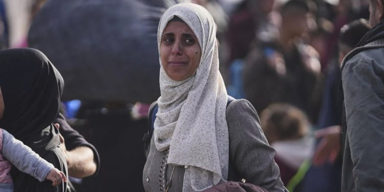 هل ينجح ترامب في تهجير سكان غزة إلى مصر والأردن؟