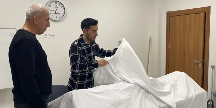 دورات تعليمية عن “تغسيل الميت” في تركيا تأثرا بمسلسل تليفزيوني