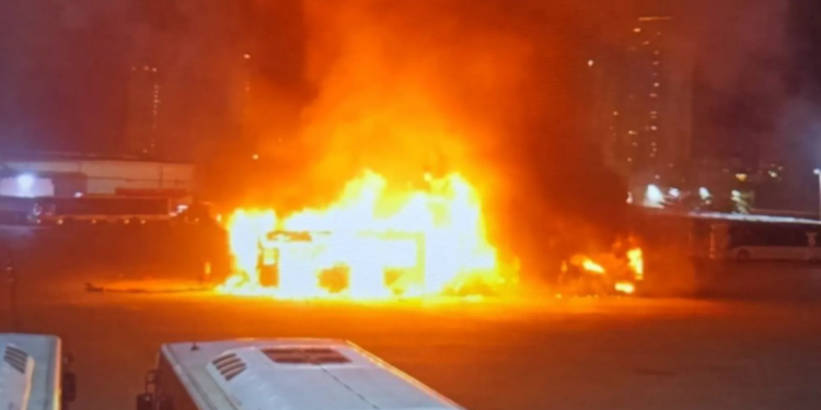 ثلاثة انفجارات في “تل أبيب”