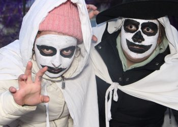 أتراك أدرنة يحتفلون بـ “طرد الأرواح الشريرة”