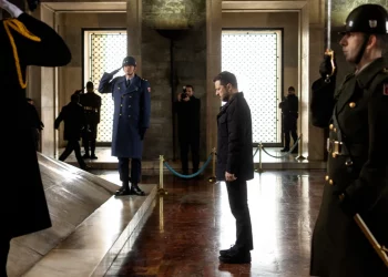 الرئيس الأوكراني زيلينسكي يزور ضريح أتاتورك