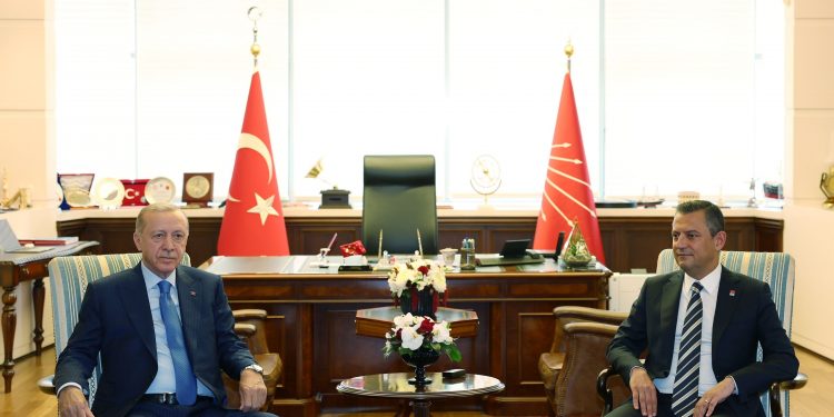 أردوغان يخسر دعوى قضائية ضد زعيم المعارضة