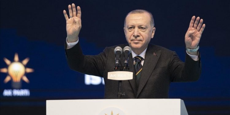 خلافات داخل حزب أردوغان بسبب القادمين من صفوف المعارضة