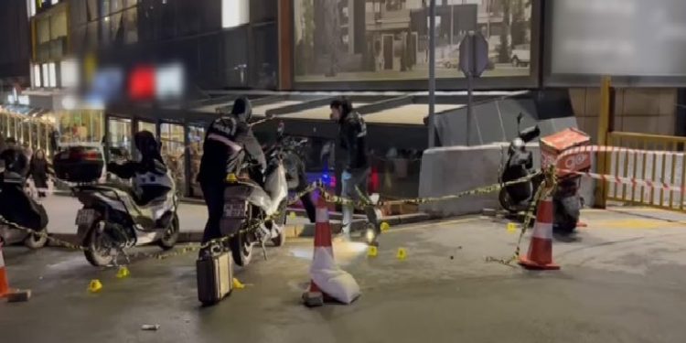 إطلاق نار بموقف سيارات مركز تسوق في إسطنبول