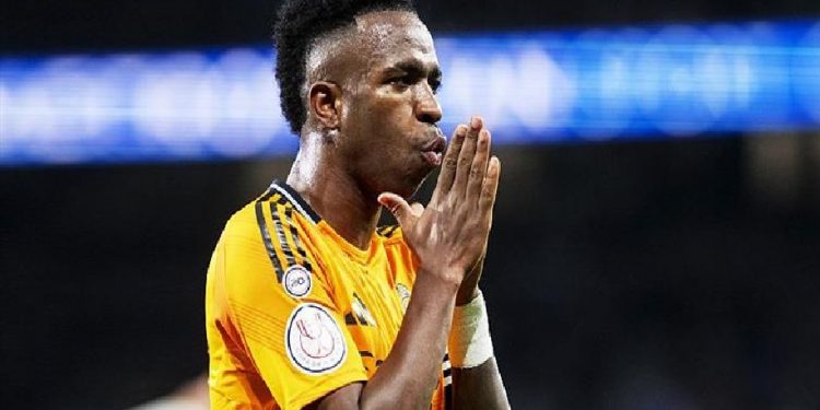 هل تعقد السعودية أغلى صفقة انتقال بتاريخ كرة القدم؟