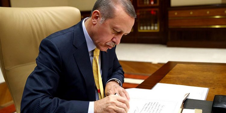 حركة تعيينات وإقالات في الحكومة التركية