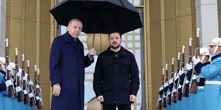 السفارة الأوكرانية تنشر صورة لأردوغان مع زيلينسكي بعد لقاء ترامب المثير للجدل