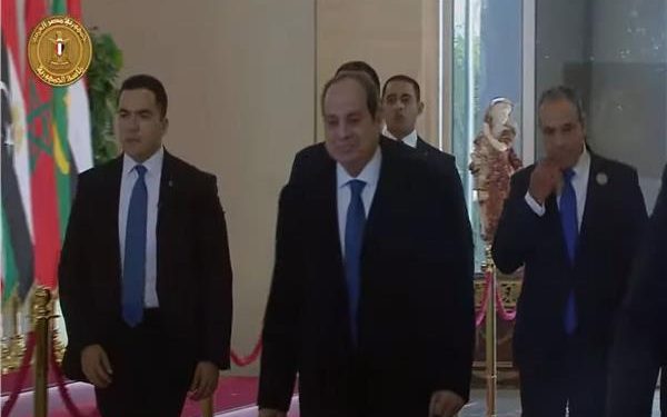 قمة القاهرة.. زعماء عرب يجتمعون لتأييد خطة مصر في مواجهة مقترح ترامب