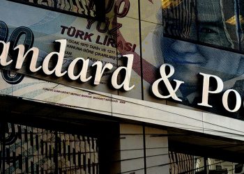 ستاندرد آند بورز: عدم اليقين السياسي يهدد الليرة التركية