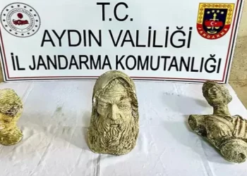 اعتقال 3 قبل بيعهم تماثيل رومانية في تركيا