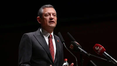 أوزغور أوزيل: نقف إلى جانب القضية الفلسطينية