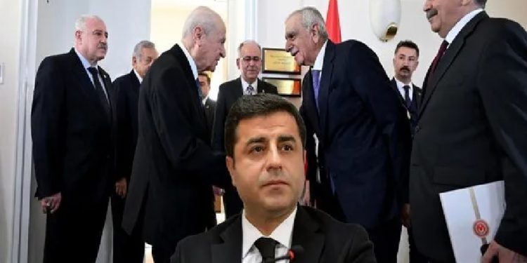 بهجلي يجري اتصالا مع القيادي الكردي صلاح الدين دميرطاش!