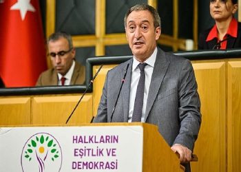 الحزب الكردي: سجن عمدة إسطنبول اعتداء على إرادة الملايين