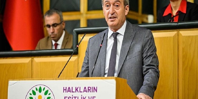 الحزب الكردي: سجن عمدة إسطنبول اعتداء على إرادة الملايين