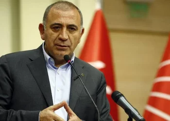 سياسي منشق عن الشعب الجمهوري يؤسس حزب “المترددين”