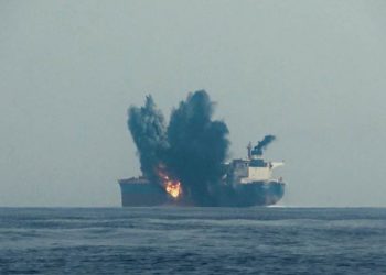 الحوثيون يهددون بقصف السفن الإسرائيلية في البحر الأحمر