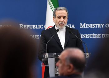 حرب التصريحات وفرص نجاح الحوار الأمريكي الإيراني في عُمان