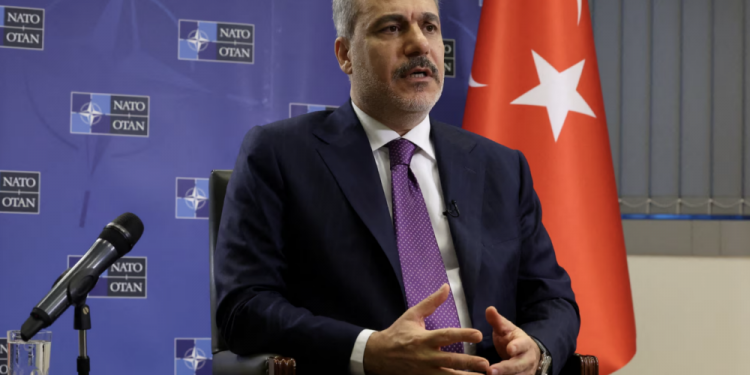 هاكان فيدان: تركيا لا تريد المواجهة مع إسرائيل في سوريا