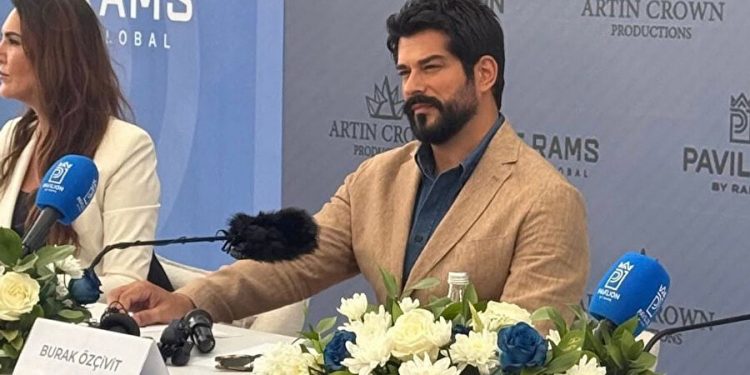 النجم التركي بوراك أوزجيفيت يزور كردستان العراق