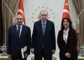 لأول مرة منذ 13 عاما.. أردوغان يلتقي وفد الـحزب الكردي