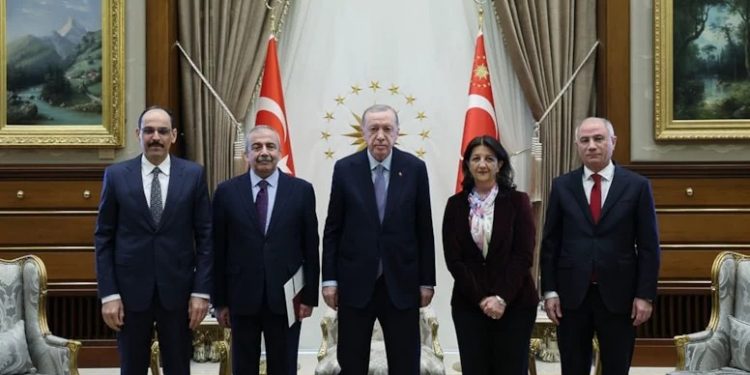 تفاصيل لقاء أردوغان مع وفد الحزب الكردي!