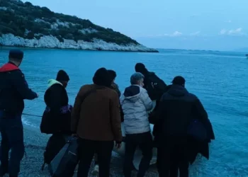 تركيا.. اعتقال 13 مهاجرا غير شرعي في إزمير