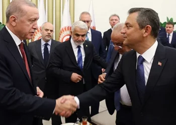 القضاء يحكم على زعيم المعارضة بغرامة مالية لصالح أردوغان