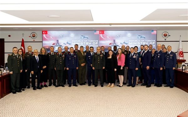 الدفاع التركية تستضيف اجتماعا دفاعيا رفيع المستوى مع الولايات المتحدة