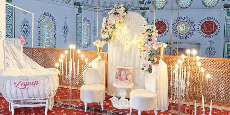 حفل “بيبي شاور” داخل مسجد يثير غضبًا واسعًا في تركيا