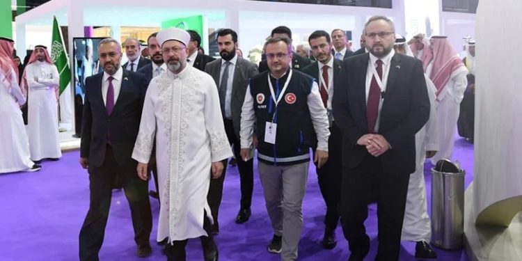 مؤسسة ديانات التركية بين الدعوة والتجارة.. منتجات إلكترونية للبيع!