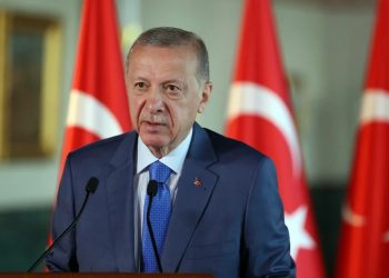 أردوغان يترأس لجنة الدستور الجديد في الحزب الحاكم