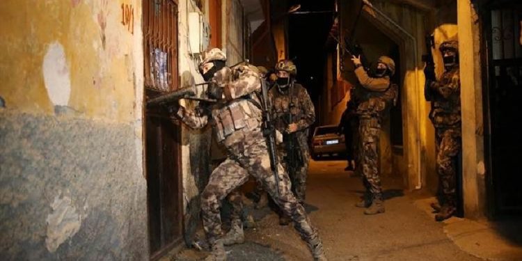 تركيا.. اعتقال 298 شخص في حملة أمنية ضد داعش