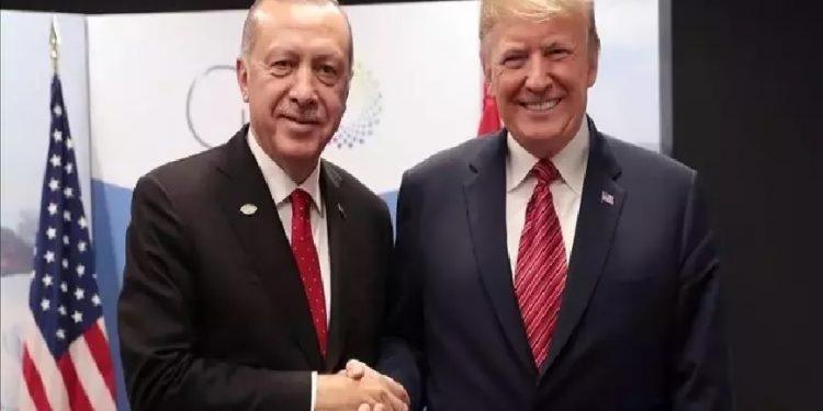 أردوغان يهاتف ترامب ويدعوه لزيارة تركيا