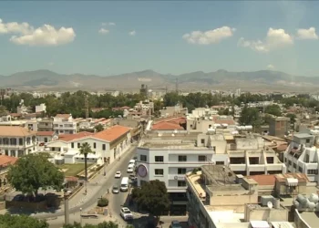 قبرص الشمالية تزيد من حقوق المواطنين الأتراك في شراء العقارات