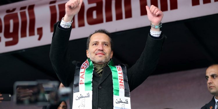 أربكان يدعو لـ “تدخل عسكري” ضد إسرائيل: “الإدانة وحدها لم تعد كافية”