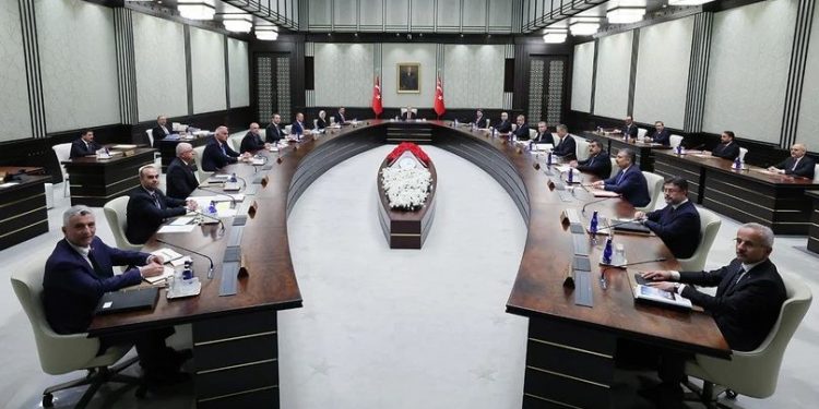 صحيفة تركية: تغييرات وزارية واسعة تنتظر الحكومة بعد العيد