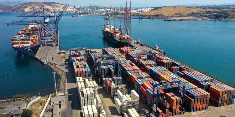 تركيا.. ارتفاع العجز التجاري الخارجي في مايو