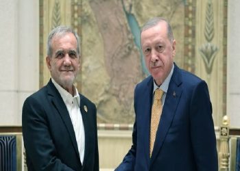 أردوغان يبلغ الرئيس الإيراني استعداد تركيا لتولي الوساطة