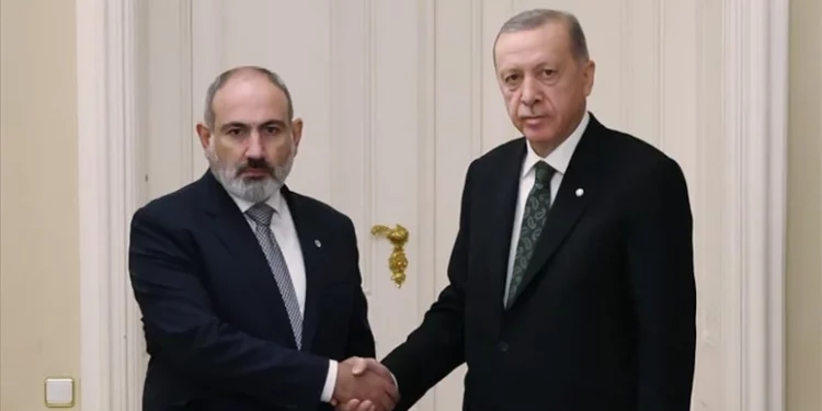 خطوة تاريخية.. رئيس الوزراء الأرميني يزور تركيا