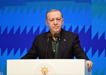 أردوغان يعلن التحرك لمناقشة الأسس القانونية لحل الأزمة الكردية