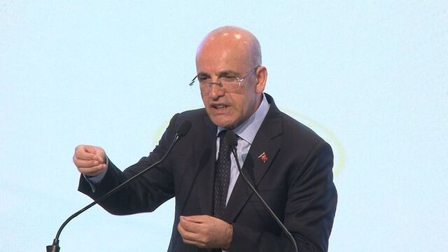 وزير المالية التركي يحضر قمة التمويل الإسلامي في لندن