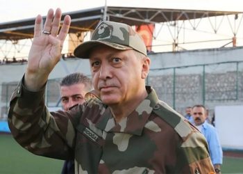 البرلمان يمنح أردوغان صلاحية تمديد سن التقاعد لقادة الجيش